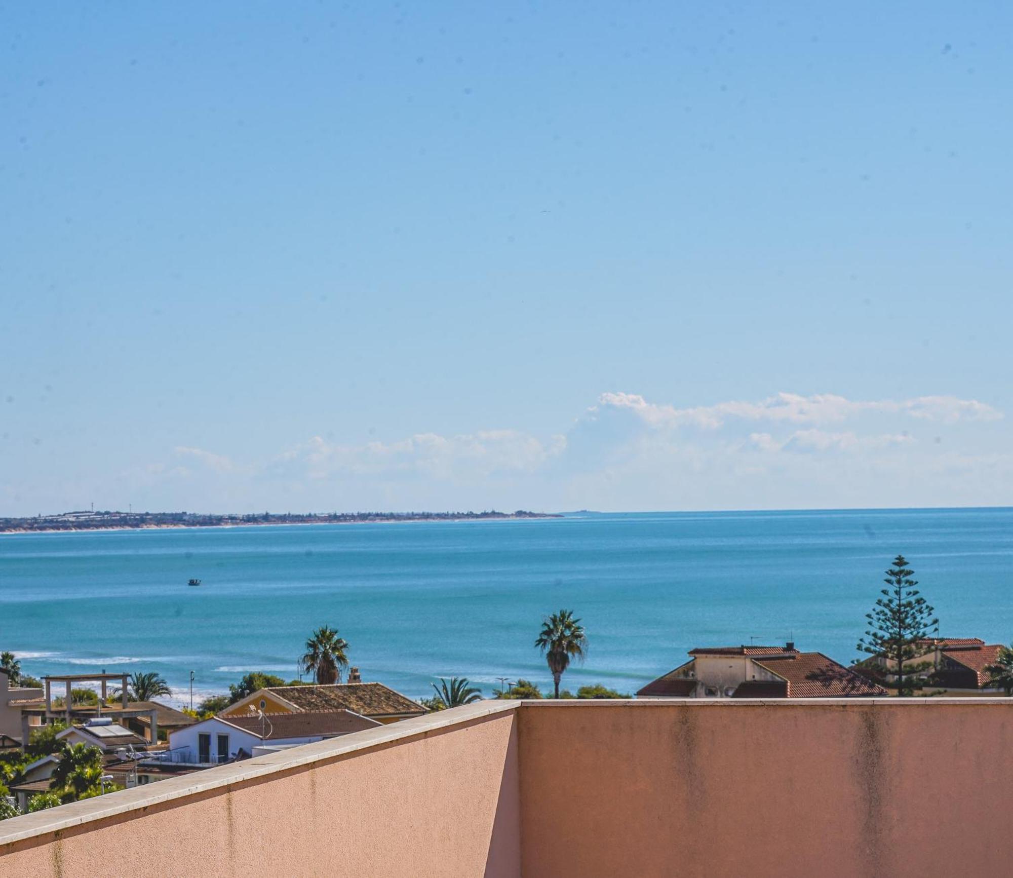 Apartament Attico Terrazza Cielomare Seaview Pozzallo Zewnętrze zdjęcie